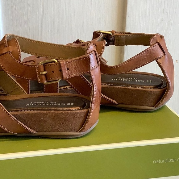 Naturalizer fisherman sandals. - Picture 4 of 5